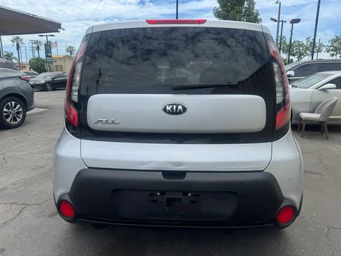Used 2016 Kia Soul FWD image 5
