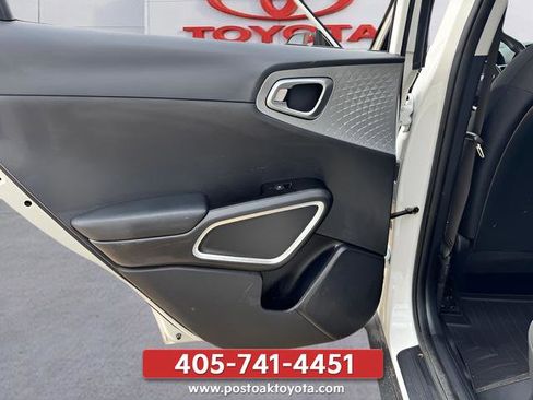 Used 2021 Kia Soul LX FWD image 11
