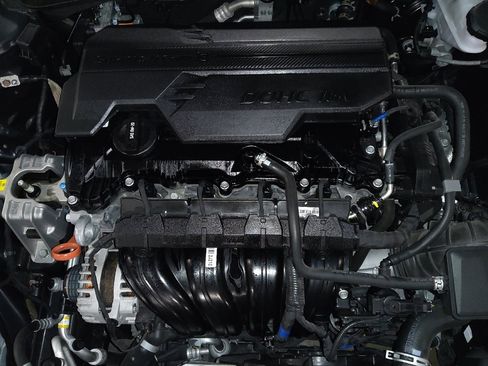 Used 2023 Hyundai Elantra Limited image 30