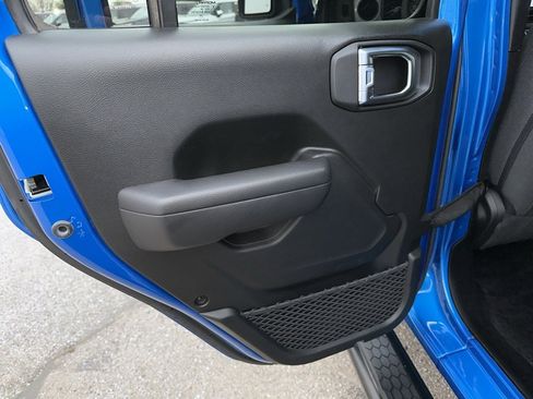 Used 2024 Jeep Wrangler Unlimited w/ Convenience Group image 20