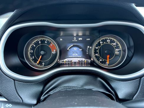 Used 2017 Jeep Cherokee Trailhawk w/ Comfort/Convenience Group image 6