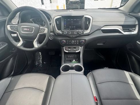 Used 2024 GMC Terrain SLT AWD/4WD image 12