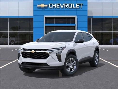 New 2026 Chevrolet Trax LS image 6