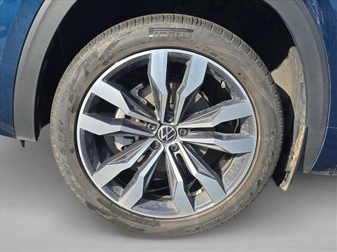 Used 2021 Volkswagen Atlas Cross Sport SEL R-Line w/ Cross Sport MDO Package image 24