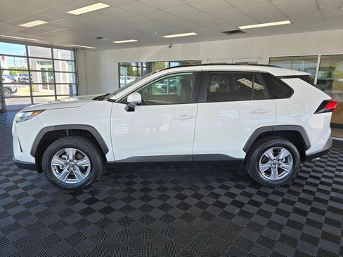 Used 2025 Toyota RAV4 XLE AWD/4WD image 6