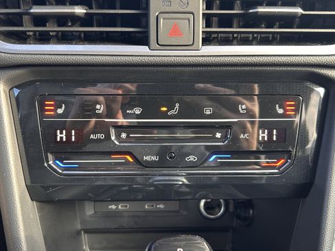 New 2026 Volkswagen Taos SEL image 16