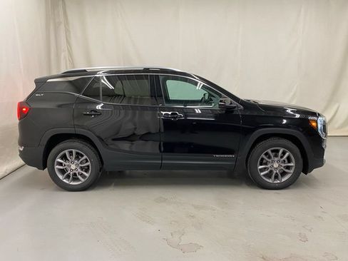 Used 2024 GMC Terrain SLT AWD/4WD image 10