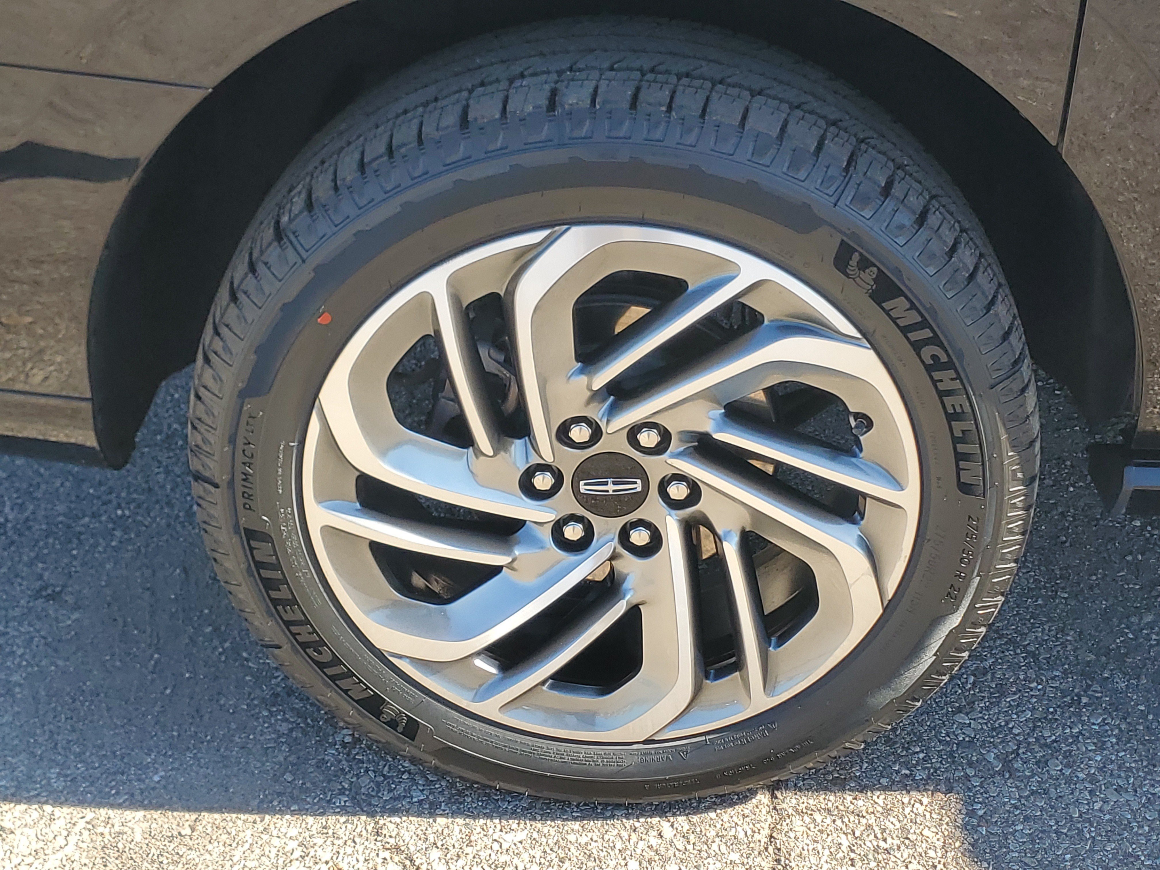 Used 2025 Lincoln Navigator L Reserve AWD/4WD image 7