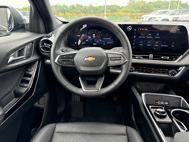 Used 2026 Chevrolet Equinox LT w/ Convenience Package II AWD/4WD image 14