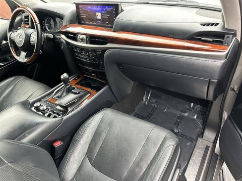 Used 2019 Lexus LX 570 4WD image 12