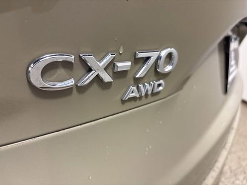 Used 2025 MAZDA CX-70 3.3 Turbo w/ Preferred Package AWD/4WD image 14