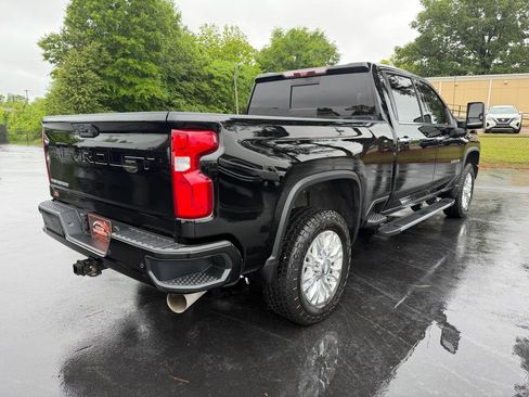 Used 2020 Chevrolet Silverado 2500 High Country w/ Technology Package AWD/4WD image 4