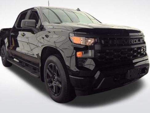 Used 2023 Chevrolet Silverado 1500 Custom image 4