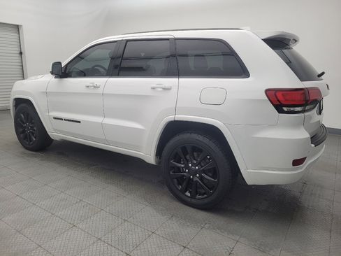 Used 2019 Jeep Grand Cherokee Altitude image 3