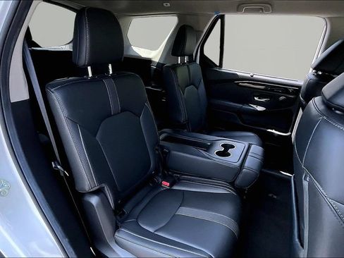 Certified 2025 Honda Pilot EX-L image 17