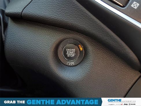 Used 2020 Jeep Cherokee Trailhawk w/ Cold Weather Group image 18