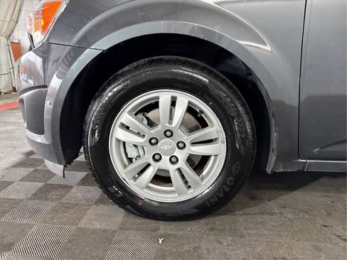 Used 2014 Chevrolet Sonic LT image 17