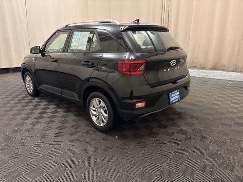 Used 2020 Hyundai Venue SEL image 7