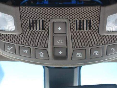 Used 2018 Lincoln MKX Reserve w/ Driver Assistance Package AWD/4WD image 36