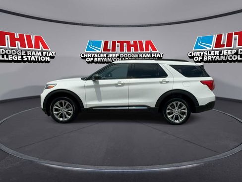 Used 2020 Ford Explorer XLT w/ Equipment Group 202A AWD/4WD image 5