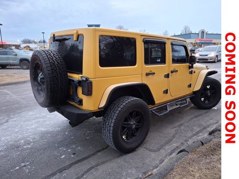 Used 2015 Jeep Wrangler Unlimited Rubicon image 4