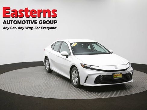 Used 2025 Toyota Camry LE FWD image 52