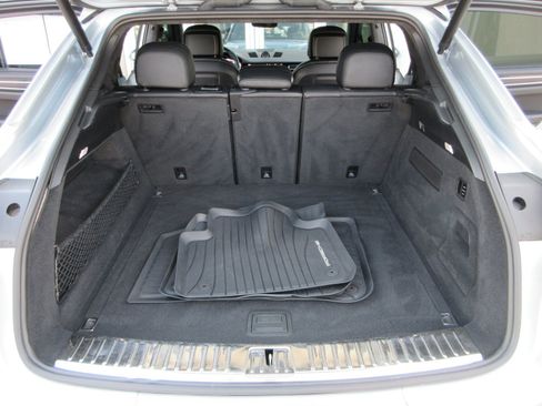 Used 2021 Porsche Cayenne GTS AWD/4WD image 58