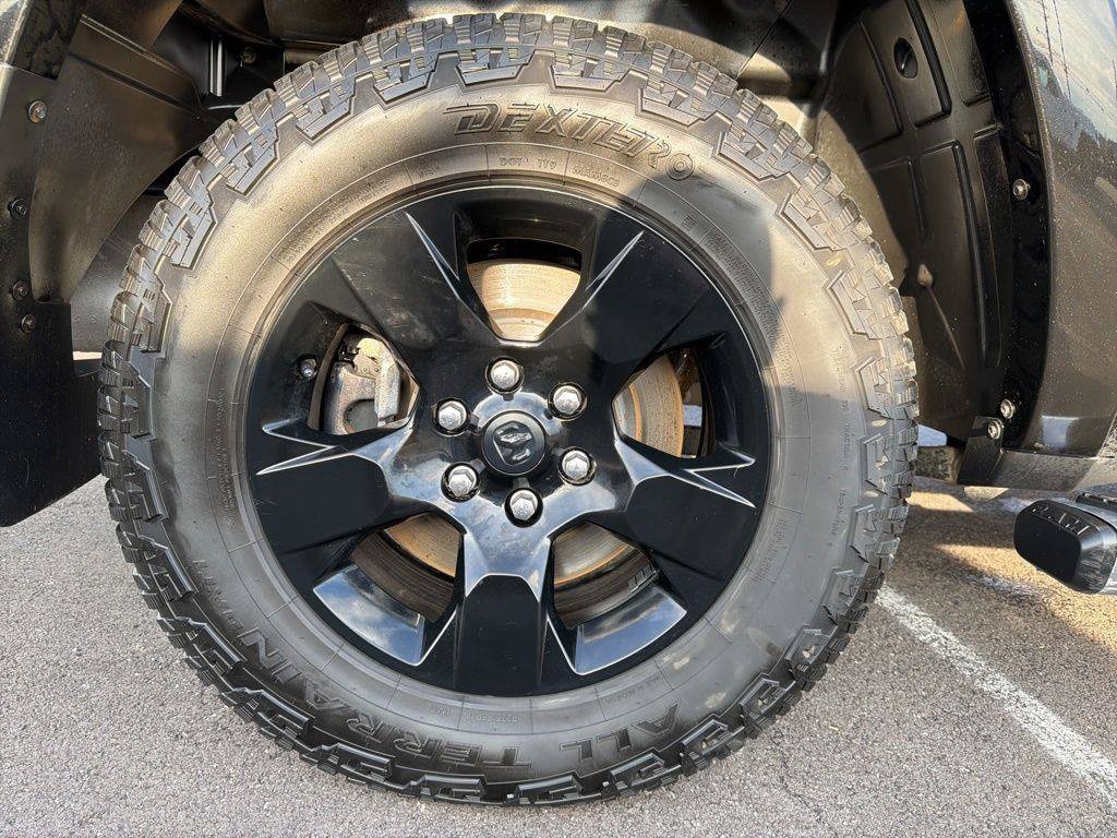 Used 2019 RAM 1500 Laramie AWD/4WD image 11