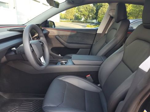 Used 2026 Tesla Model Y 2WD image 17