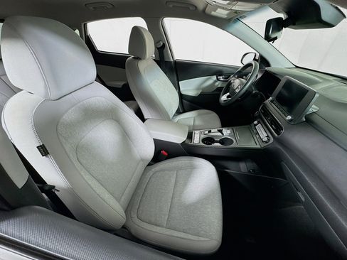 Used 2023 Hyundai Kona SE image 27