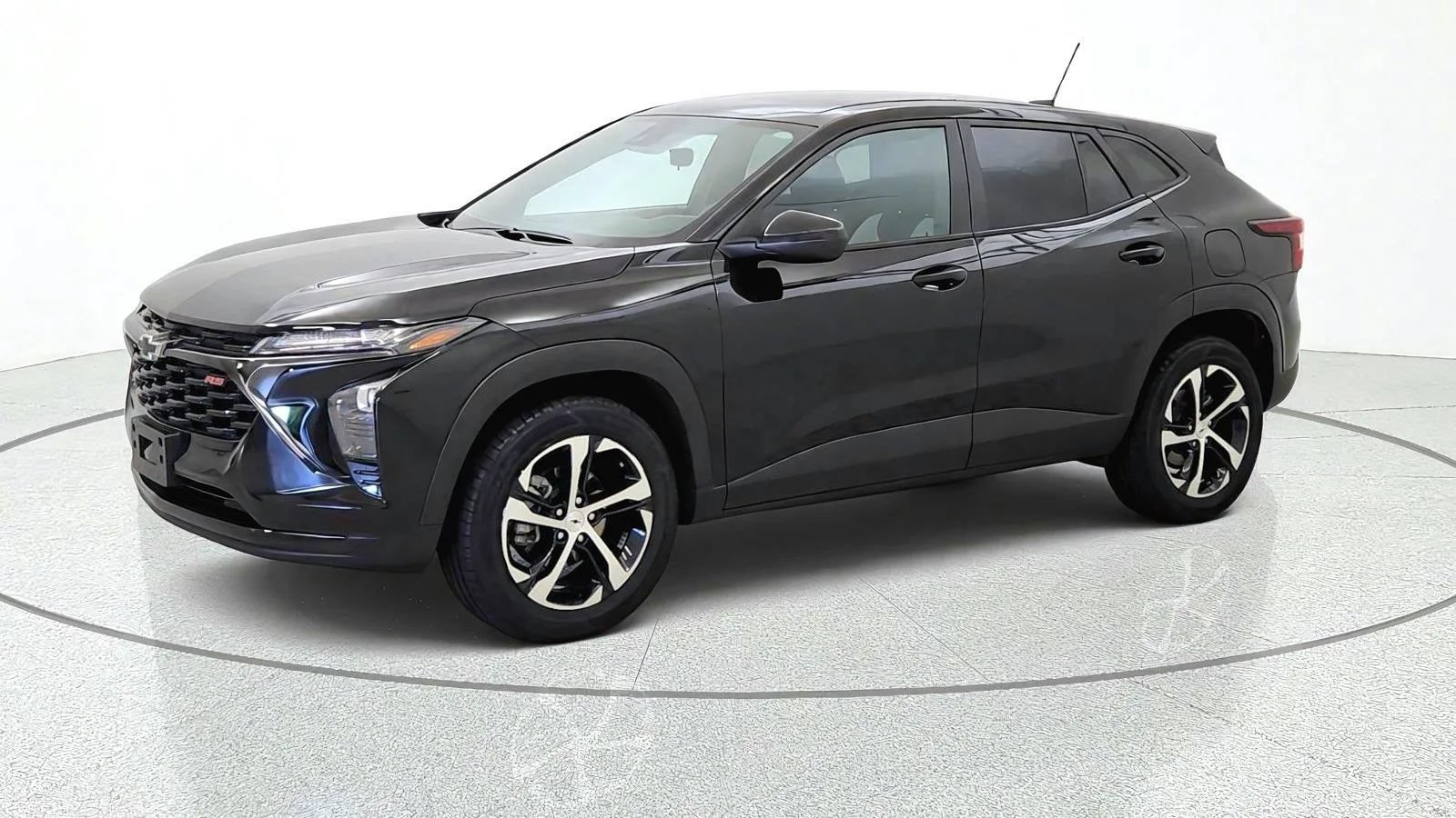 Used 2024 Chevrolet Trax RS w/ Driver Confidence Package FWD image 4