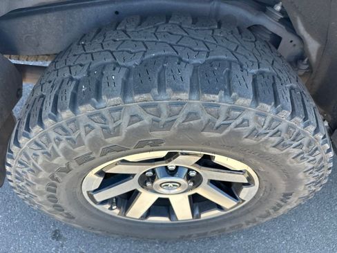Used 2020 Toyota 4Runner TRD Off-Road Premium w/ Moonroof Package AWD/4WD image 5