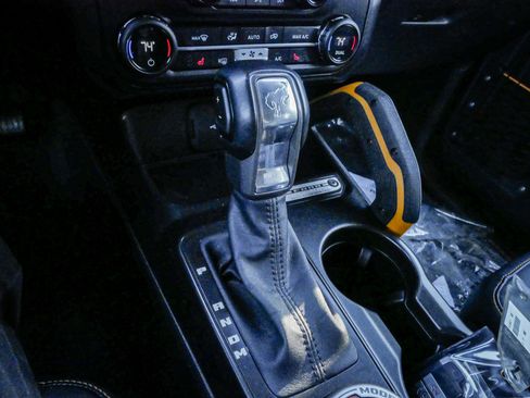 Used 2021 Ford Bronco Badlands image 26