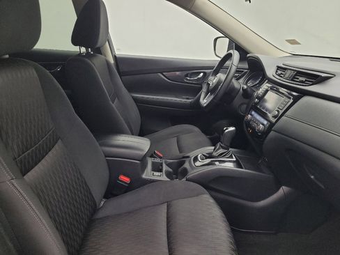 Used 2020 Nissan Rogue SV image 21