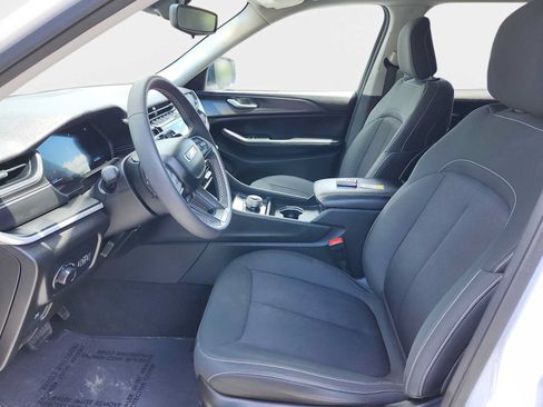 Used 2024 Jeep Grand Cherokee L Laredo AWD/4WD image 11