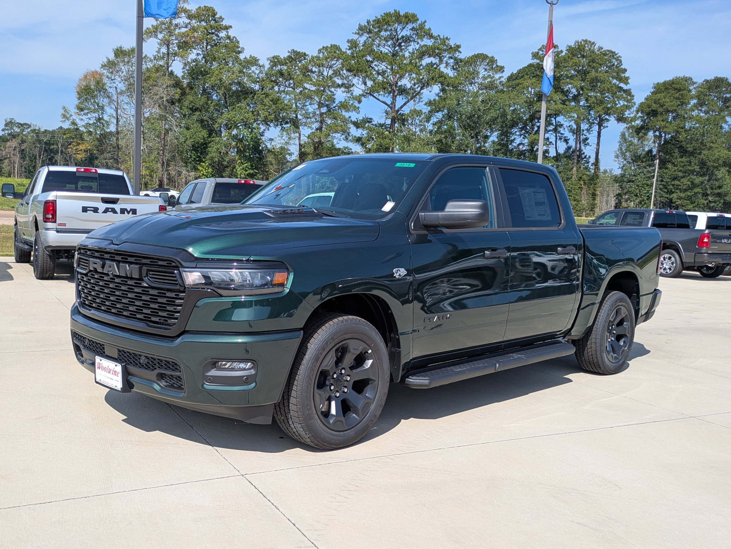 New 2026 RAM 1500 Express AWD/4WD image 1