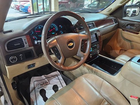 Used 2011 Chevrolet Tahoe LT w/ Luxury Package RWD image 39