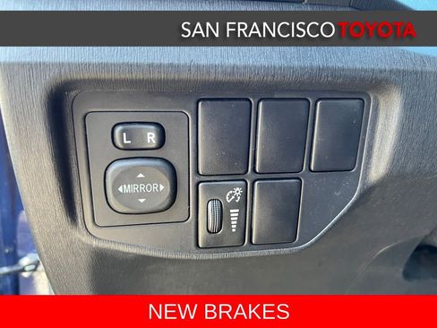 Used 2014 Toyota Prius Two image 30