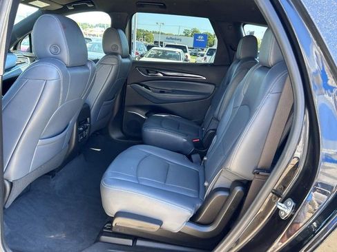 Used 2022 Buick Enclave Premium image 11