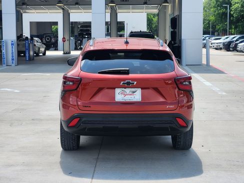 Used 2024 Chevrolet Trax RS FWD image 8