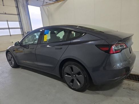 Used 2023 Tesla Model 3 Standard Range image 4