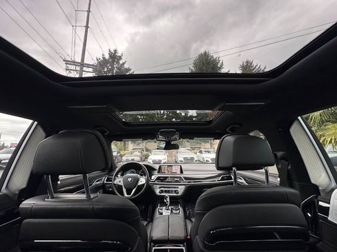 Used 2019 BMW 740i w/ Executive Package RWD image 17