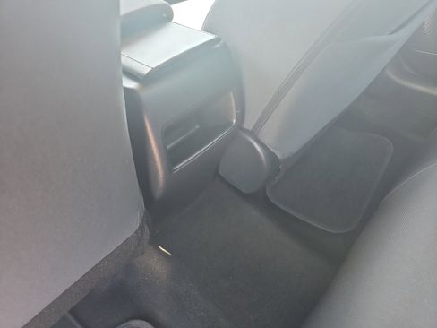 Used 2021 Toyota Corolla LE FWD image 32