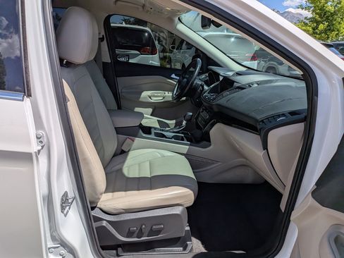 Used 2017 Ford Escape Titanium AWD/4WD image 33