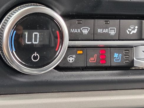 Used 2024 Ford Expedition Max XLT AWD/4WD image 27
