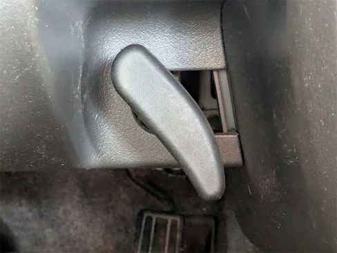 Used 1997 Nissan Pickup 2WD King Cab image 24