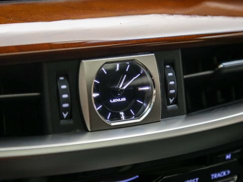 Used 2019 Lexus LX 570 4WD image 27