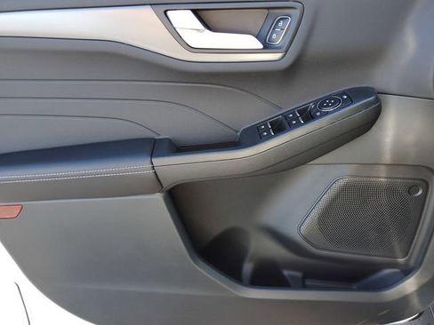 New 2026 Ford Escape SE w/ Class II Trailer Tow Package image 23