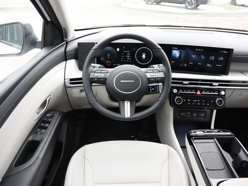 New 2026 Hyundai Tucson SEL image 18