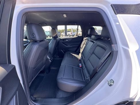 New 2026 Chevrolet Equinox LT w/ Convenience Package II AWD/4WD image 9